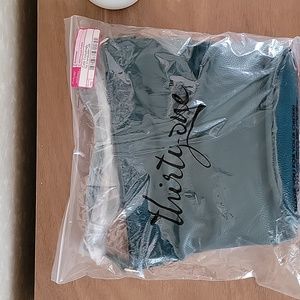 Thirty one cafe cross body peacock Pebble